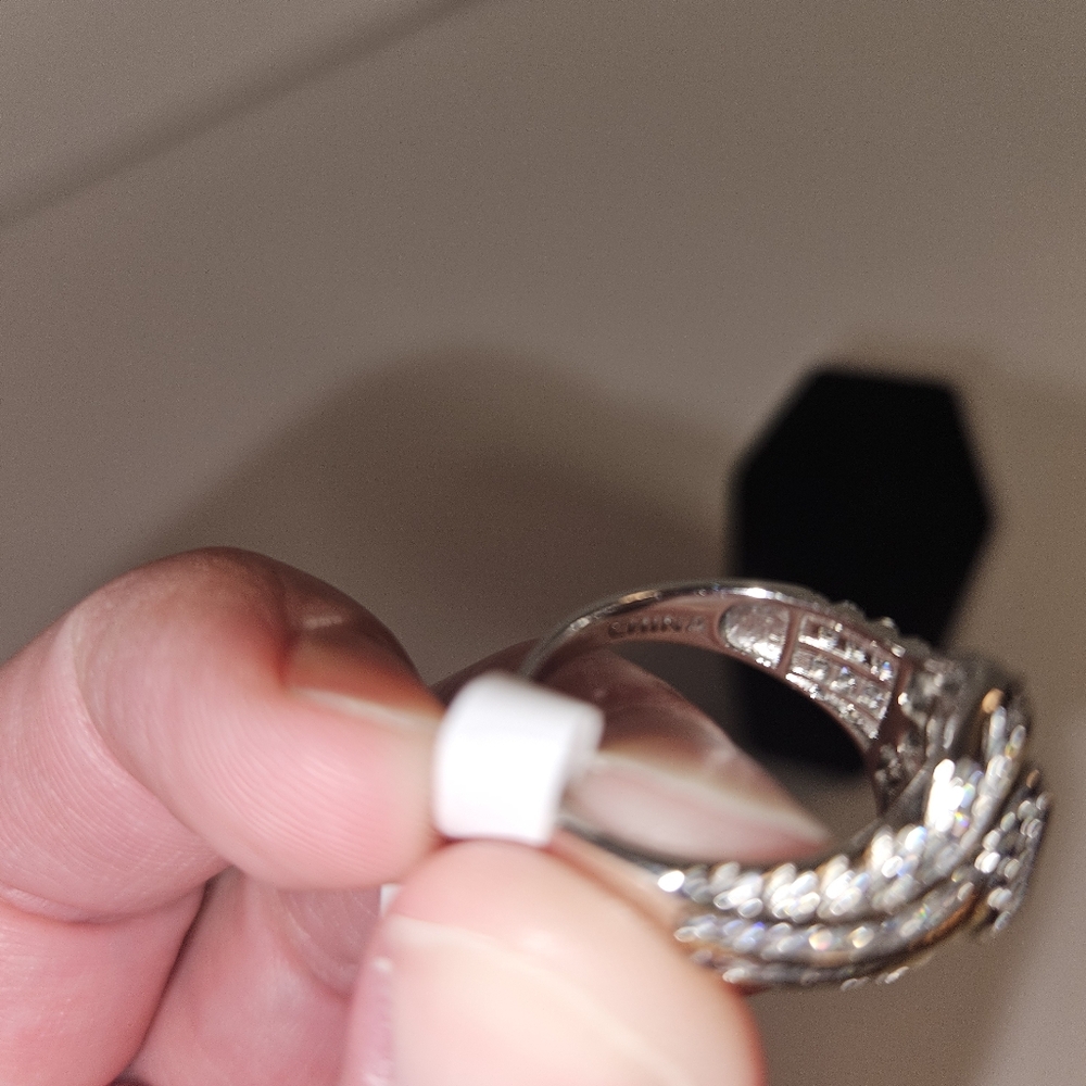 Exquisite Ring Size 8 - Picture 11 of 13